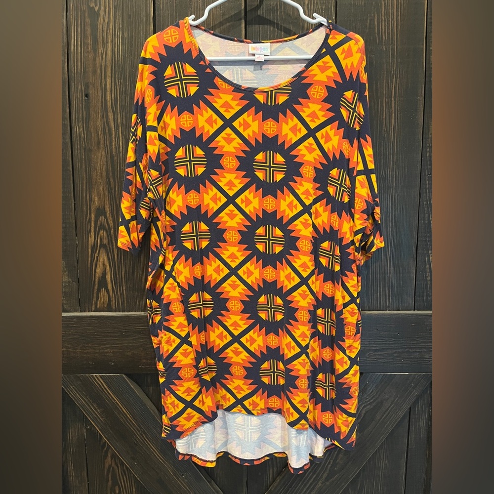 GUC LuLaRoe Size Small Irma Shirt